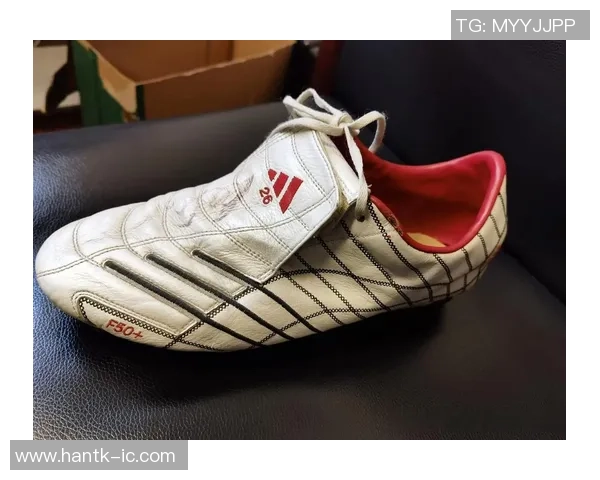 球星穿猎鹰足球鞋引燃球场：一触即发的足坛风云